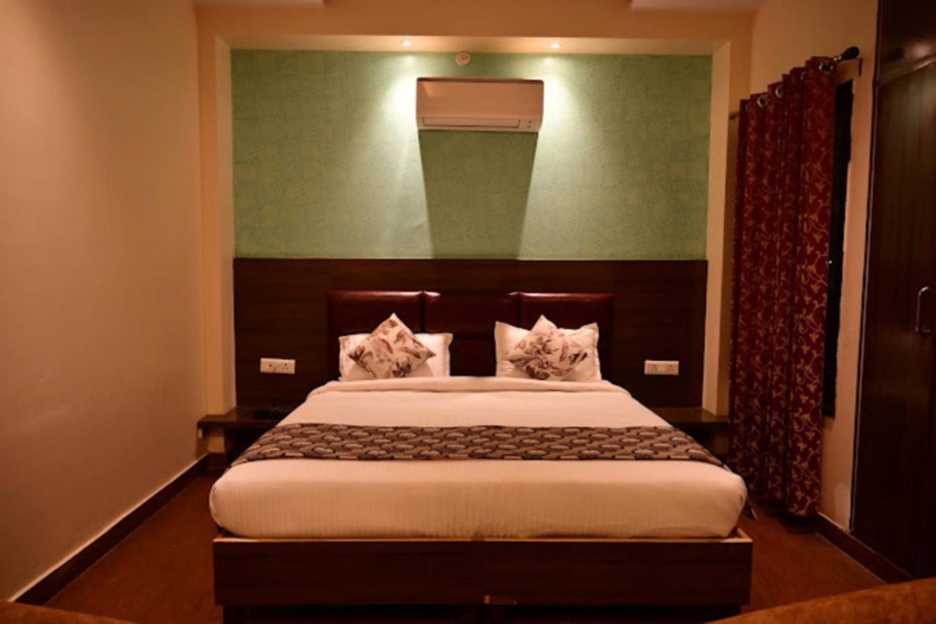 Hotel Gayatri Palace Lucknow Exterior foto